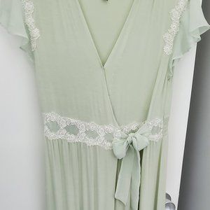 Elegant Lace Trim Sleepwear in Mint Green